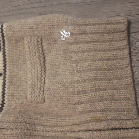 TNA Sea to Sky sweater - Picture 4 of 6